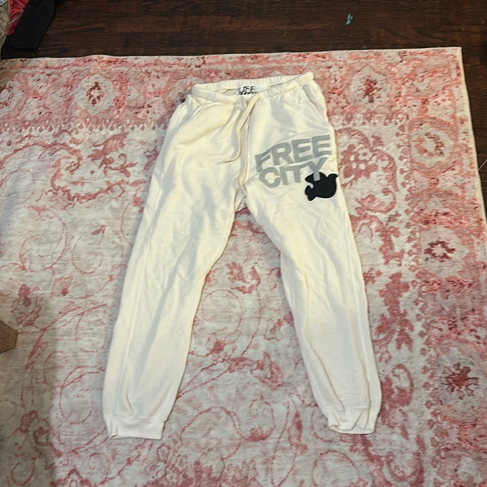 Free city sweatpants